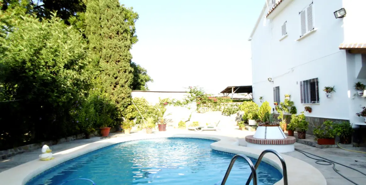 Продажа  отдельно стоящей виллы в Coín 34