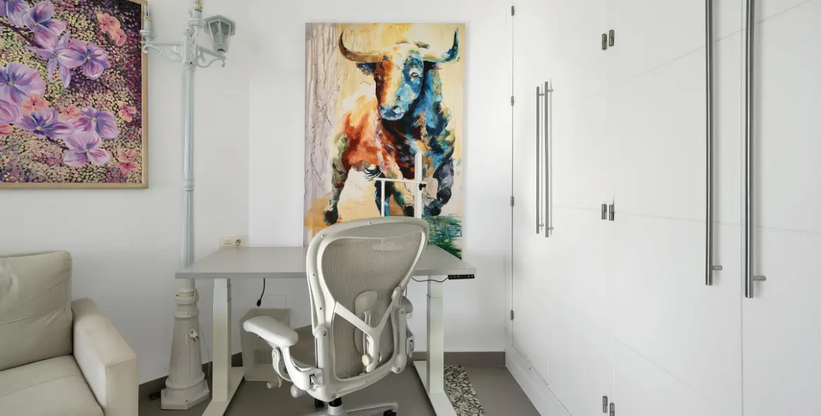 Sale of middle floor apartment in Marbella 3