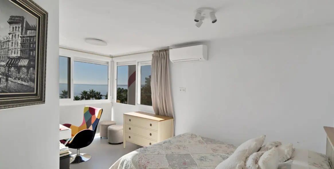 Sale of middle floor apartment in Marbella 14