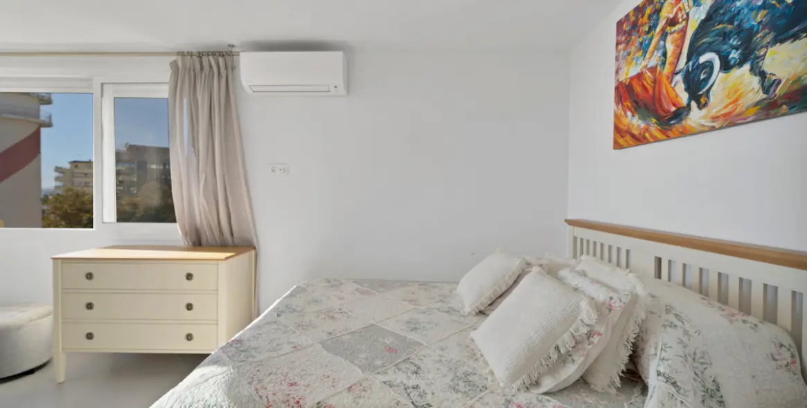 Sale of middle floor apartment in Marbella 17