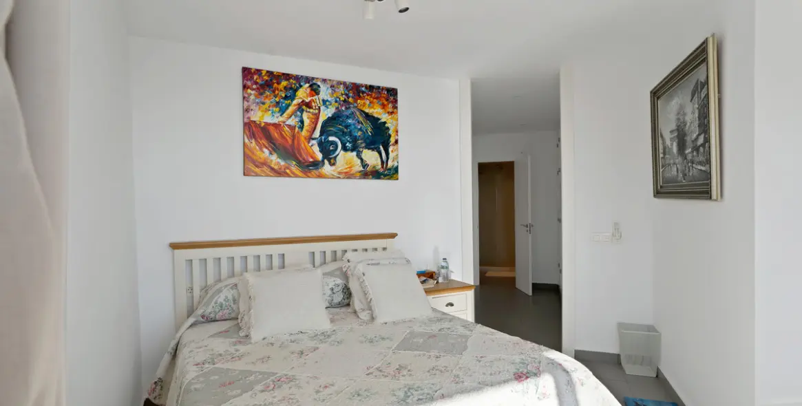 Sale of middle floor apartment in Marbella 20