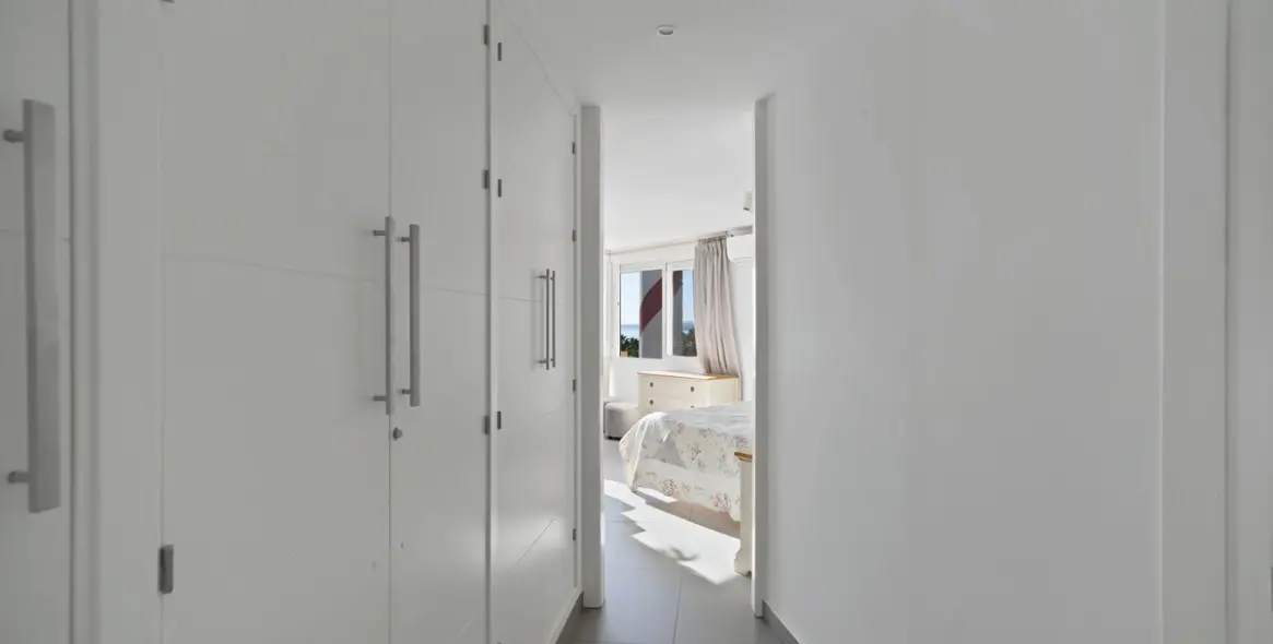 Venta de apartamento en planta media en Marbella 22