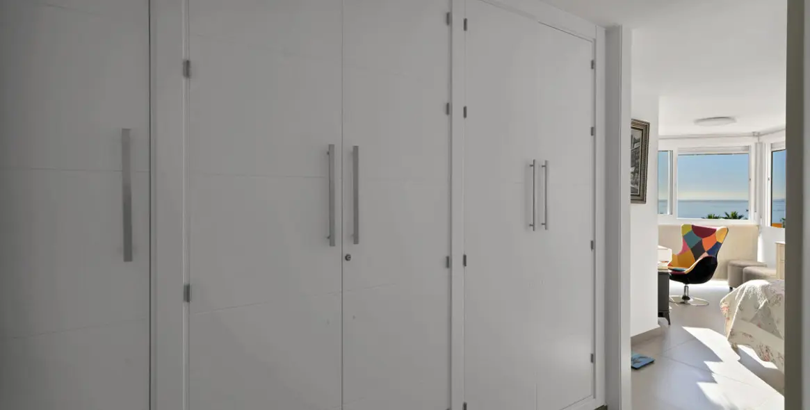 Venta de apartamento en planta media en Marbella 23