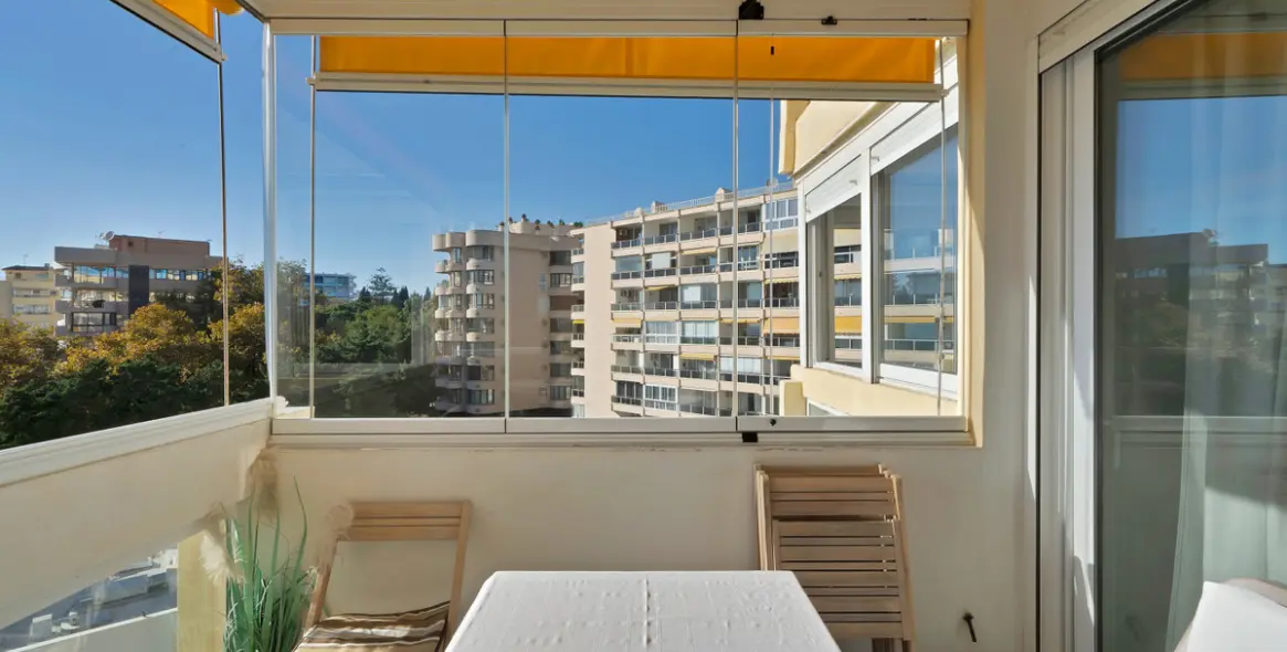 Venta de apartamento en planta media en Marbella 27