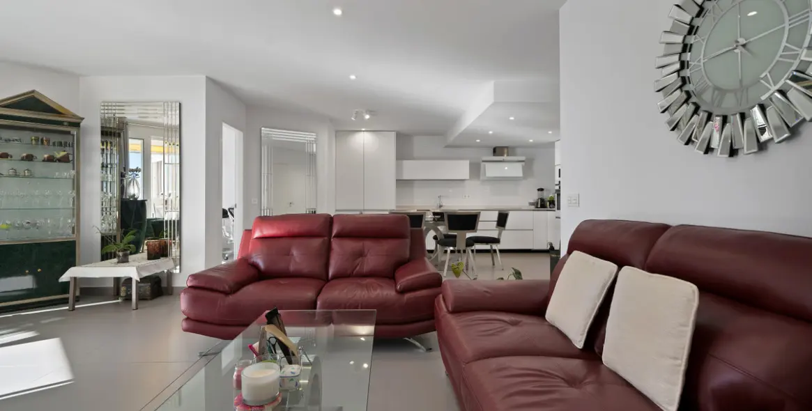 Venta de apartamento en planta media en Marbella 29