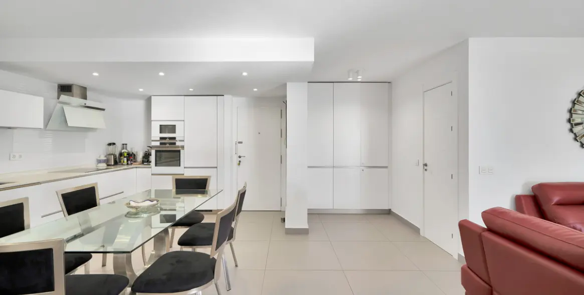 Venta de apartamento en planta media en Marbella 31