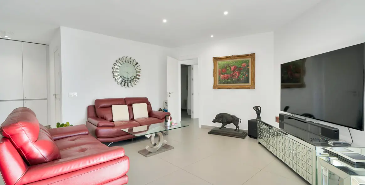 Venta de apartamento en planta media en Marbella 32