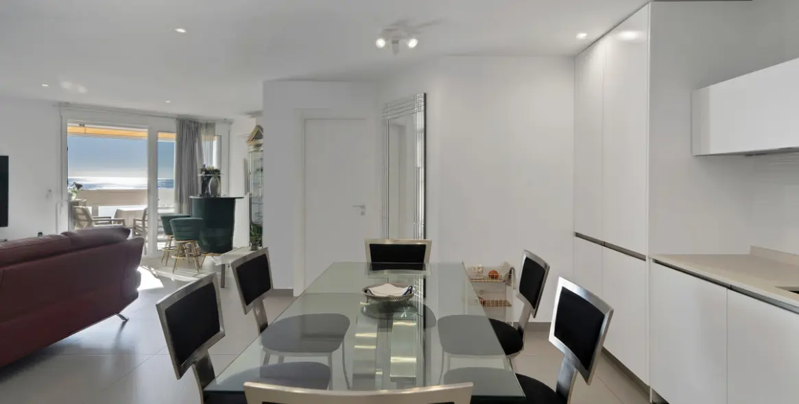 Venta de apartamento en planta media en Marbella 35