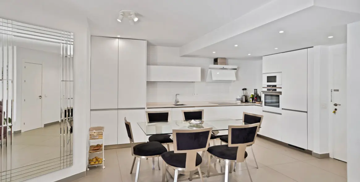 Venta de apartamento en planta media en Marbella 42