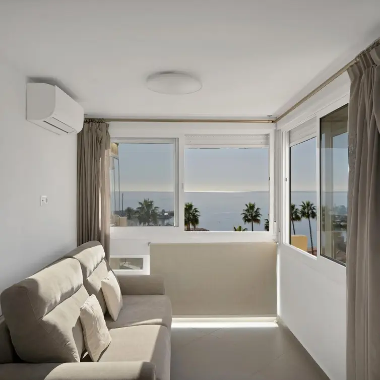 Продажа апартаментов на среднем этаже в Marbella