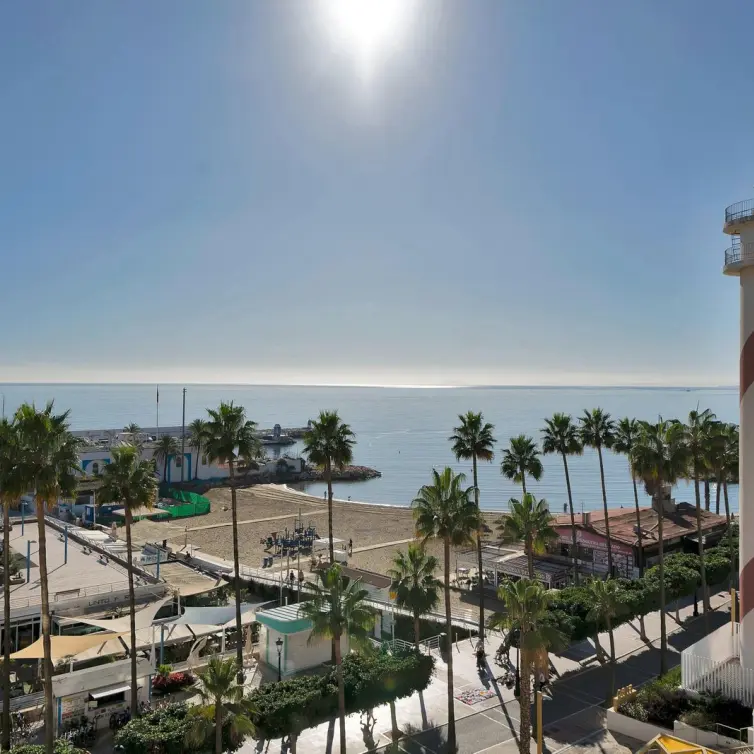 Продажа апартаментов на среднем этаже в Marbella