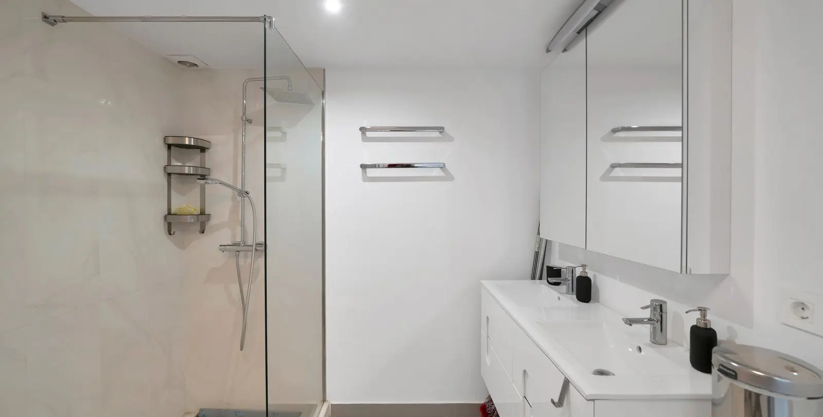 Venta de apartamento en planta media en Marbella 10