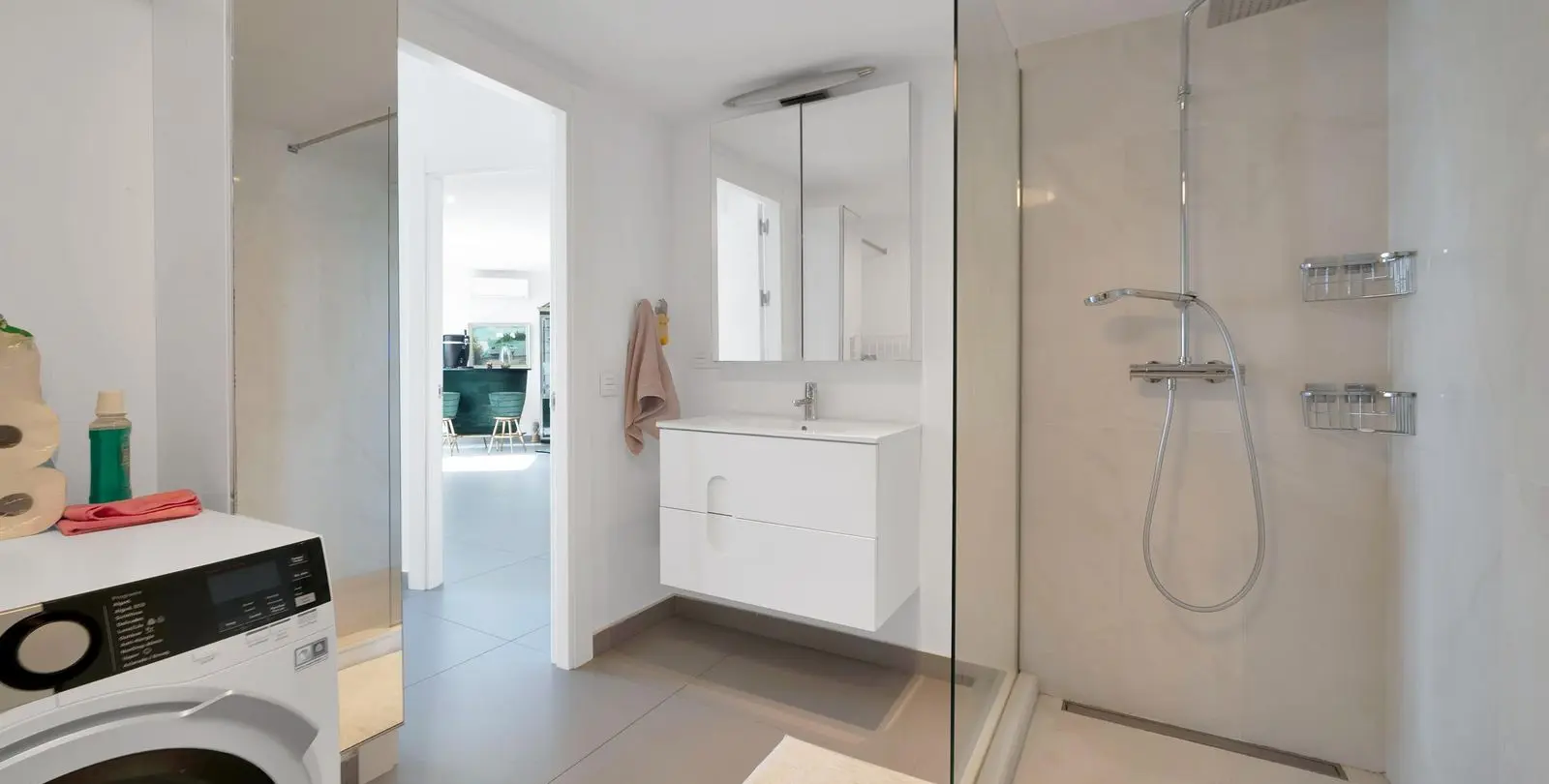 Venta de apartamento en planta media en Marbella 12