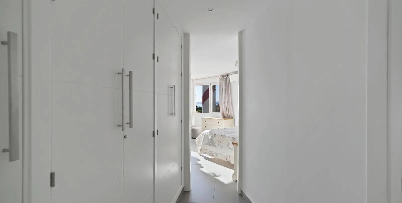 Venta de apartamento en planta media en Marbella 22