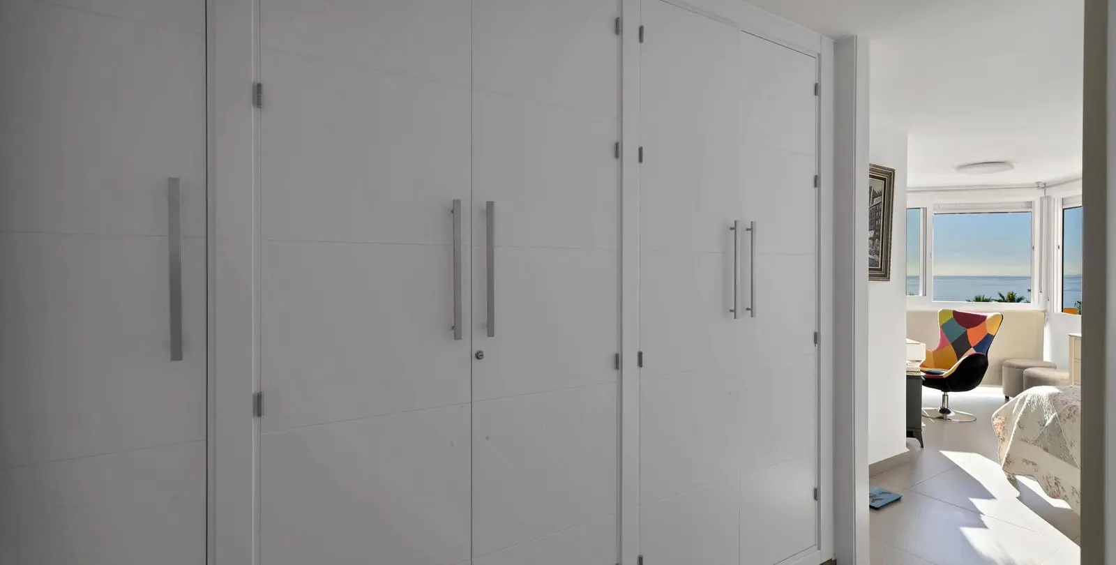 Venta de apartamento en planta media en Marbella 23