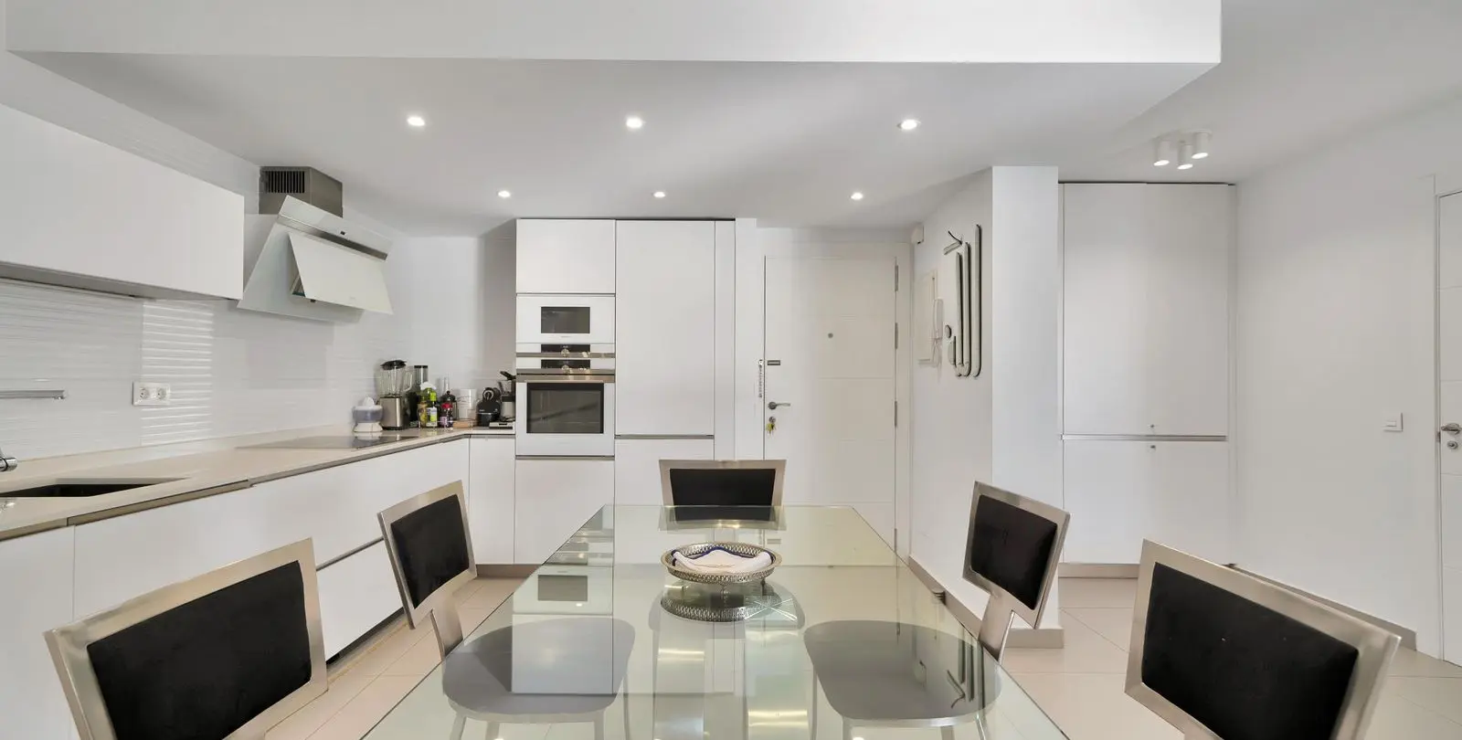 Venta de apartamento en planta media en Marbella 37