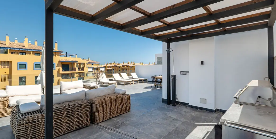 Long-term rent of penthouse in San Pedro de Alcántara 21