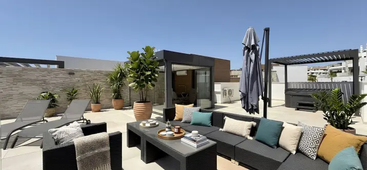 Sale of penthouse in Cabopino 1
