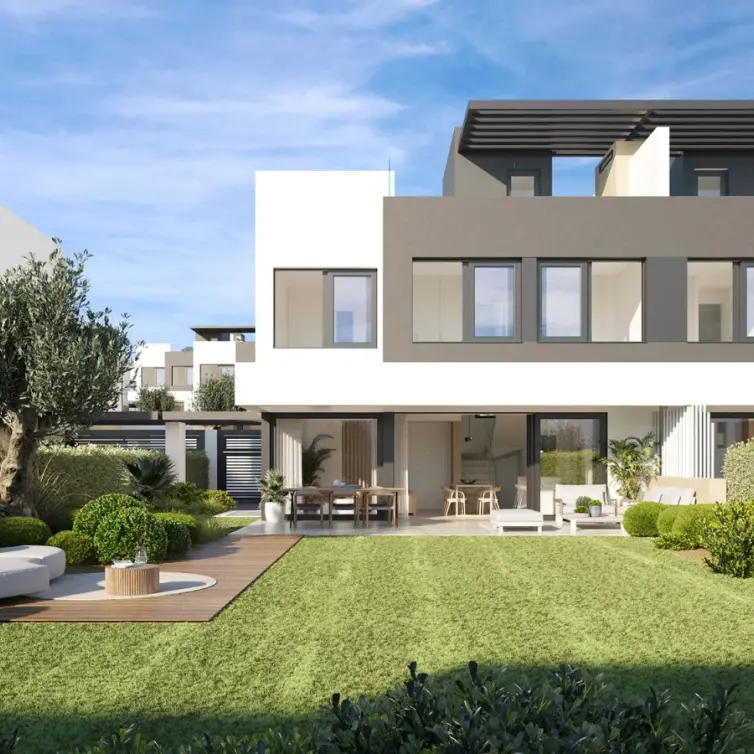 Продажа дома на две семьи в Atalaya
