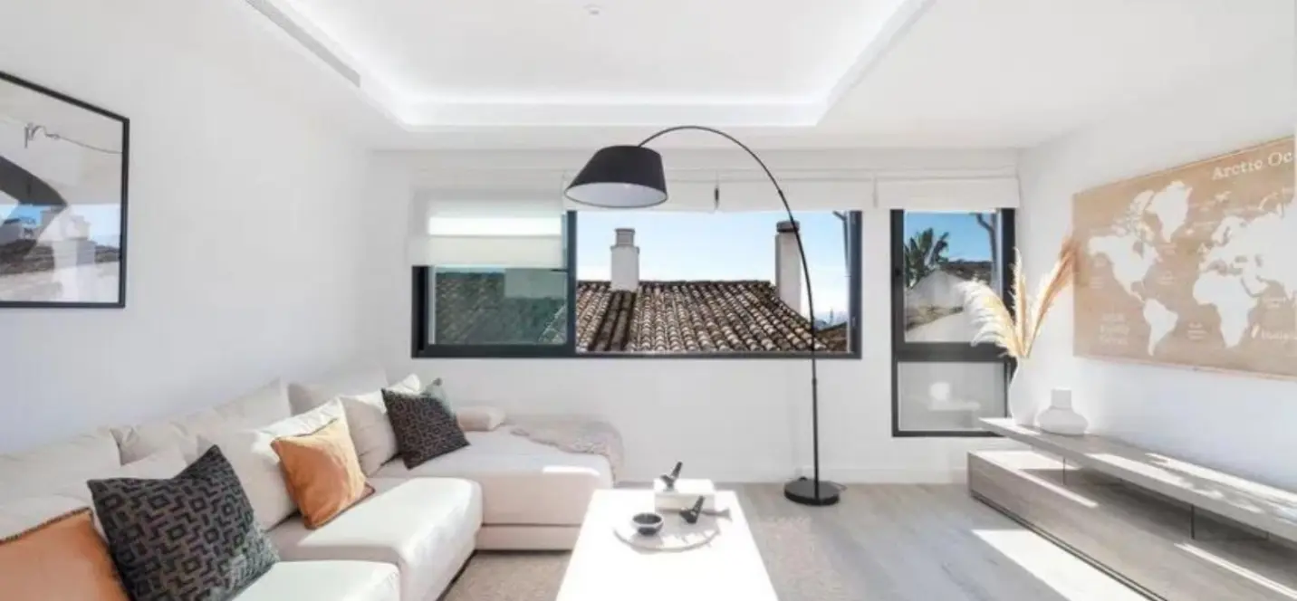 Venta de apartamento en planta media en Puerto Banús 0