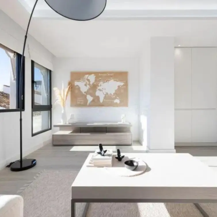Venta de apartamento en planta media en Puerto Banús