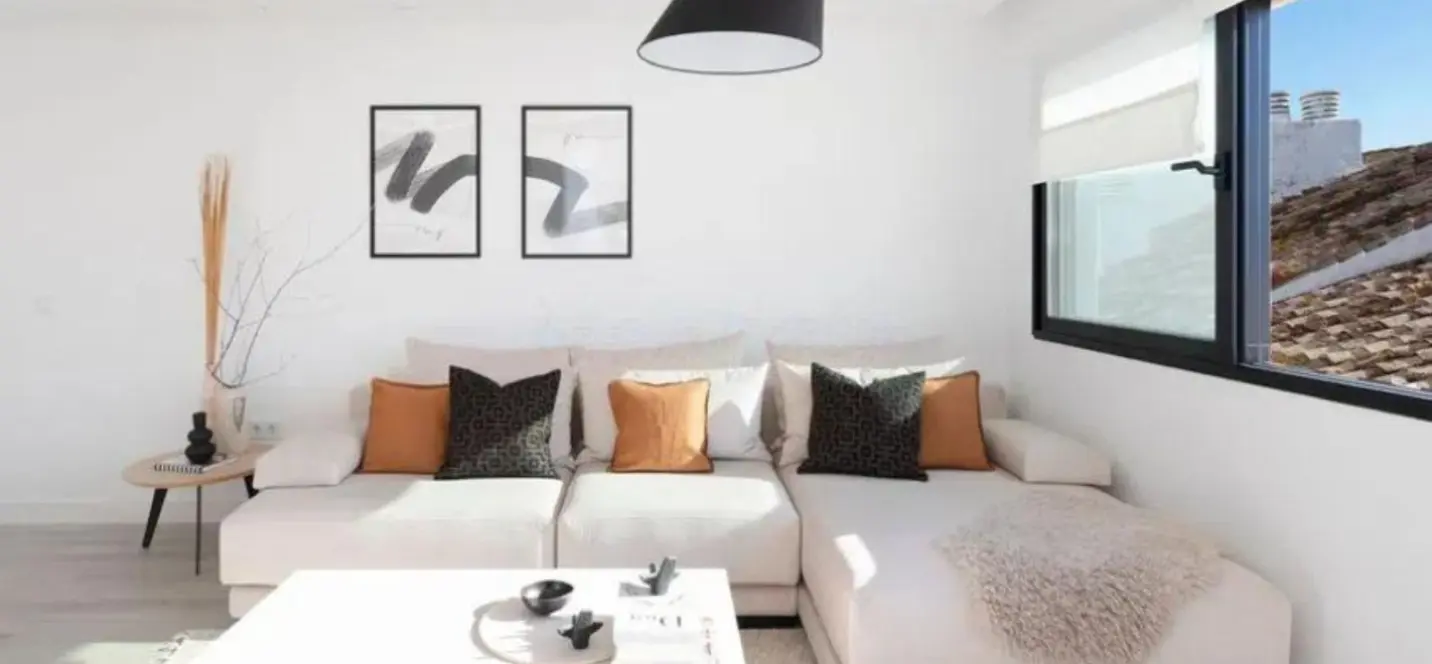 Venta de apartamento en planta media en Puerto Banús 4