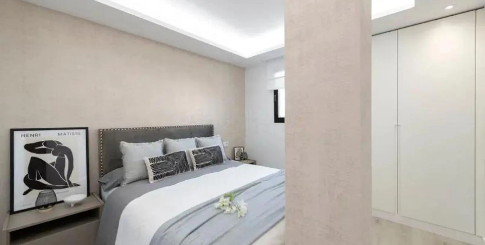 Sale of middle floor apartment in Puerto Banús 13