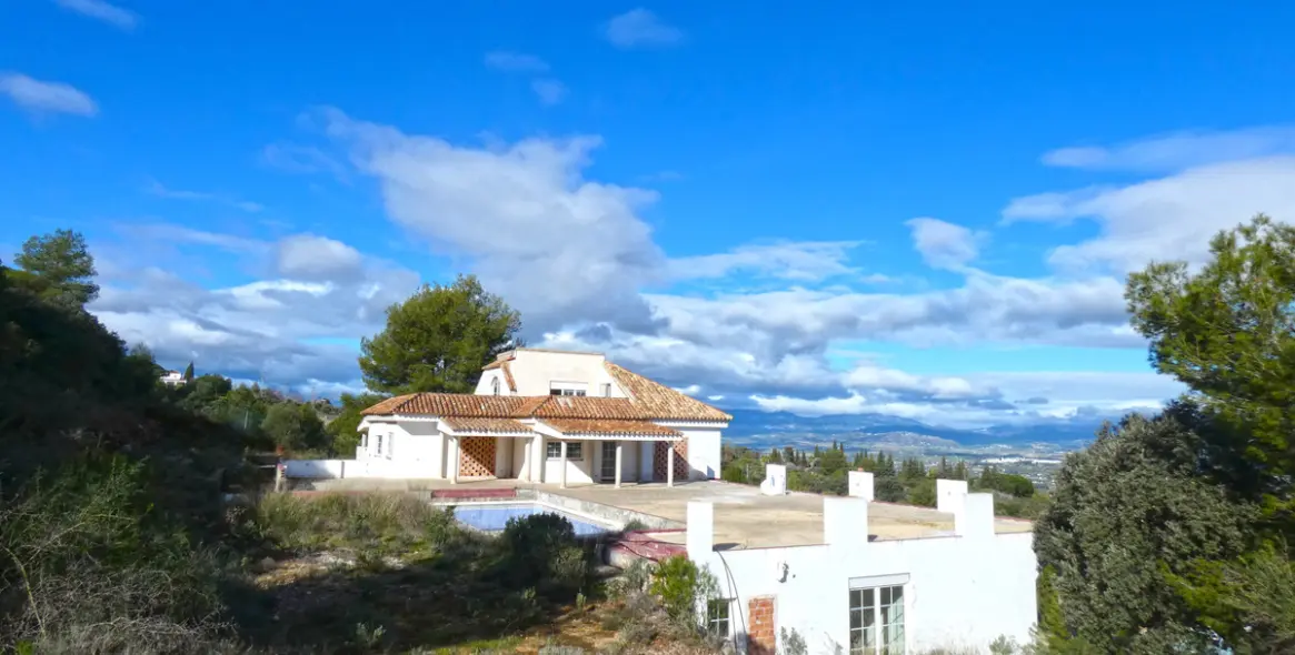 Sale of detached villa in Alhaurín el Grande 1