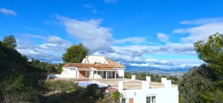 Sale of detached villa in Alhaurín el Grande 0