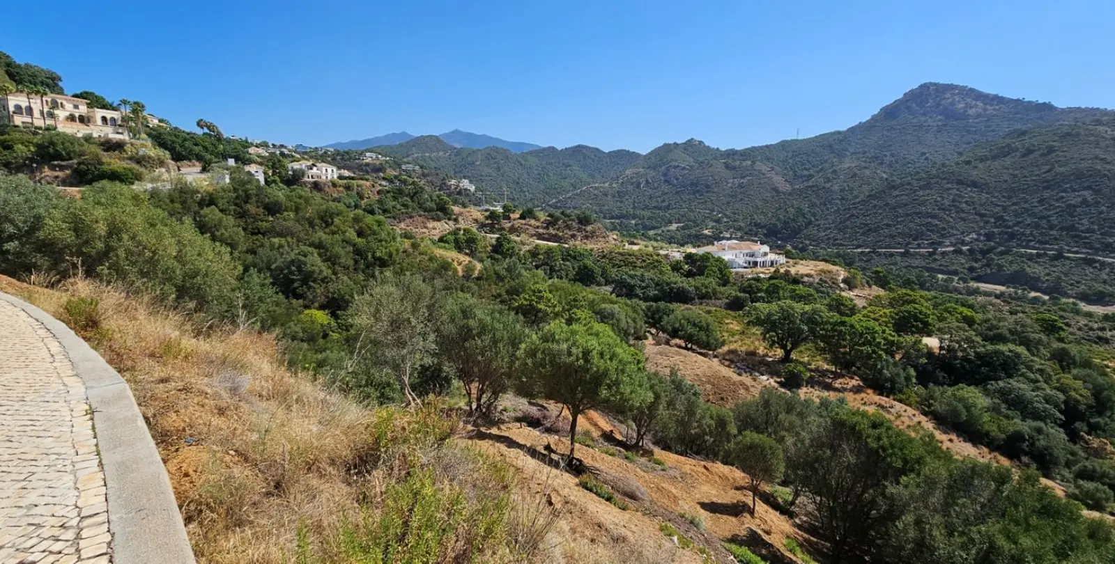 Venta de parcela residencial en Benahavís 5