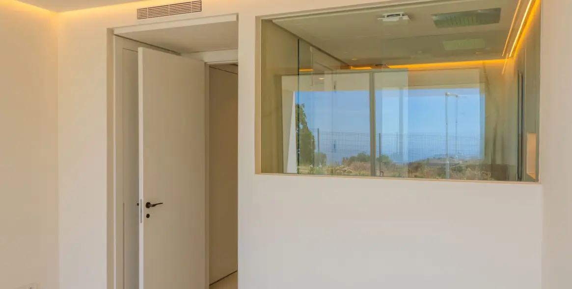 Sale of ground floor apartment in Ojén 61