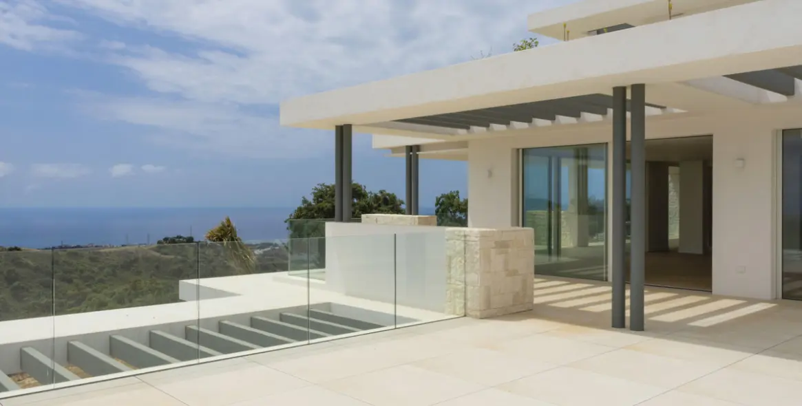 Sale of ground floor apartment in Ojén 65