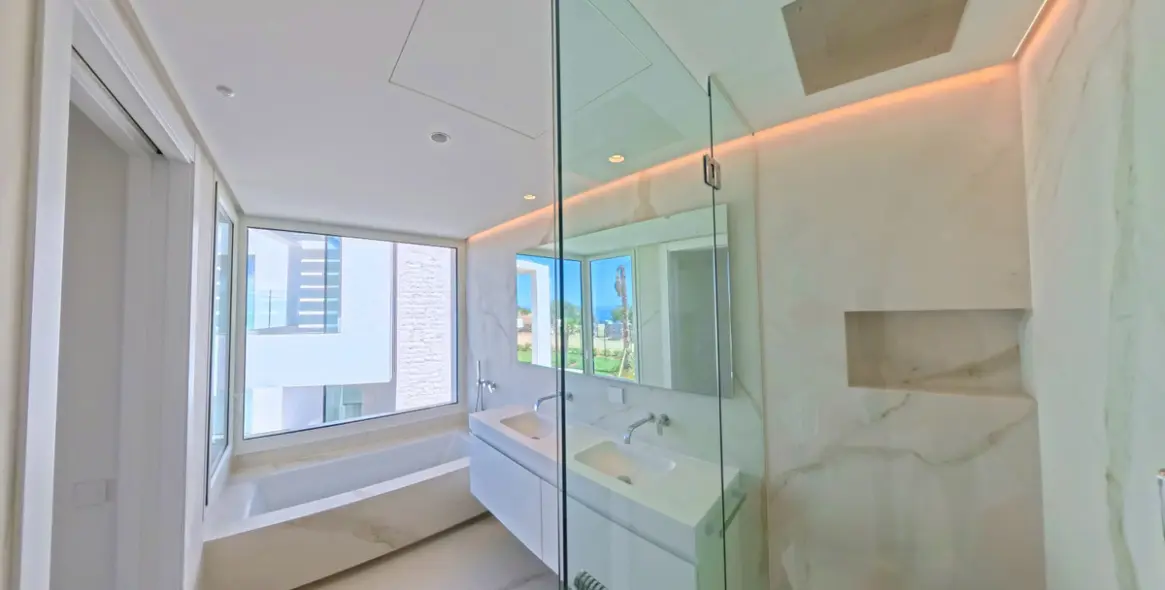 Sale of ground floor apartment in Ojén 67