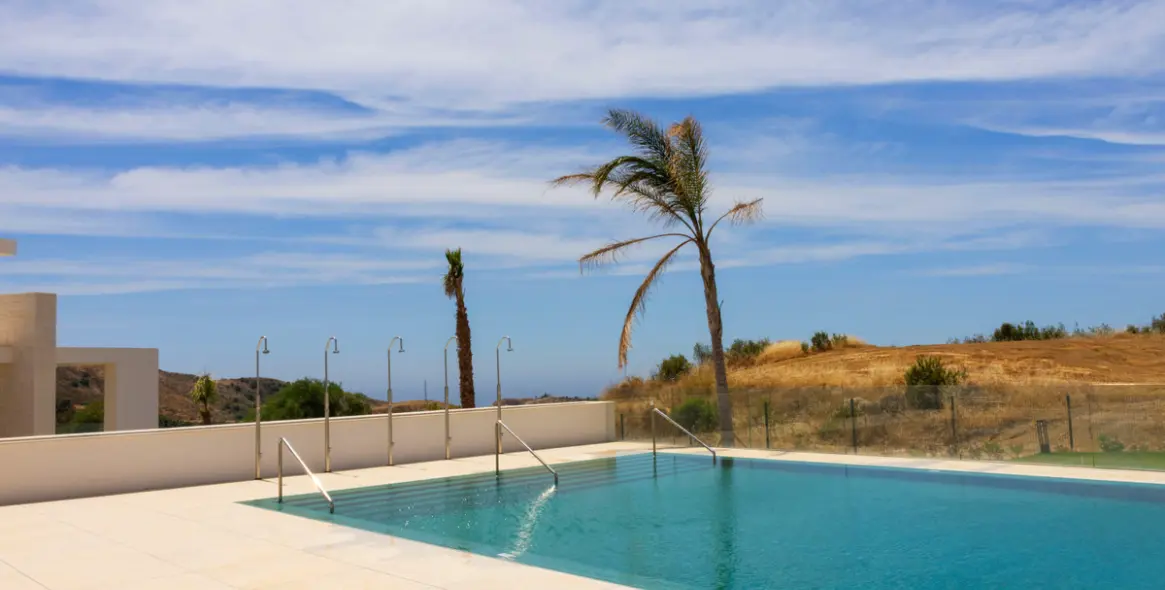 Sale of ground floor apartment in Ojén 84