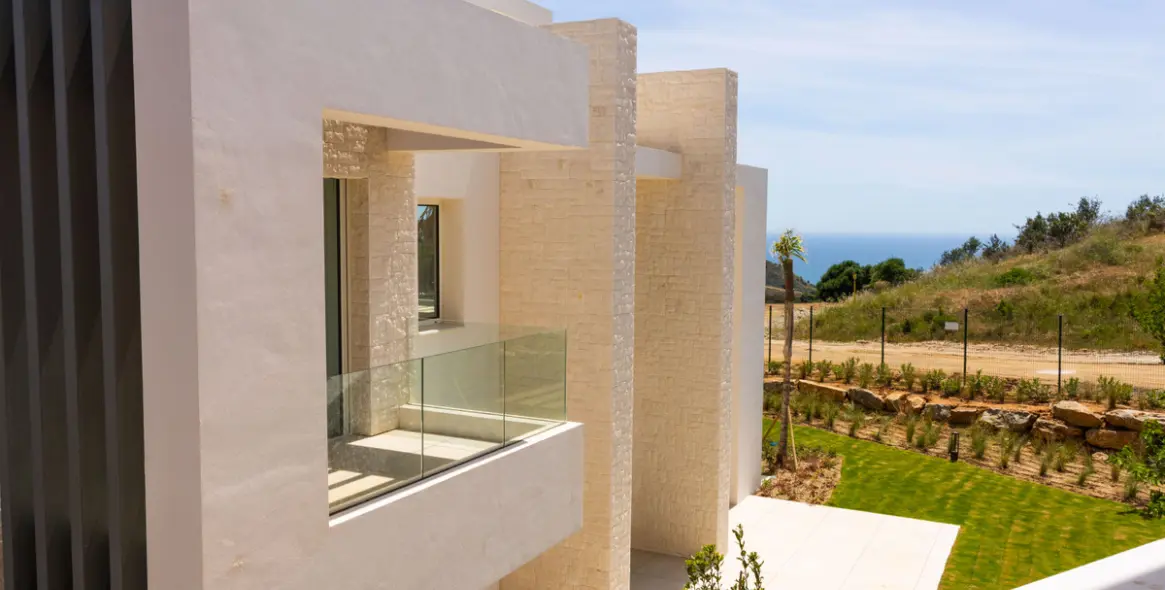 Sale of ground floor apartment in Ojén 88