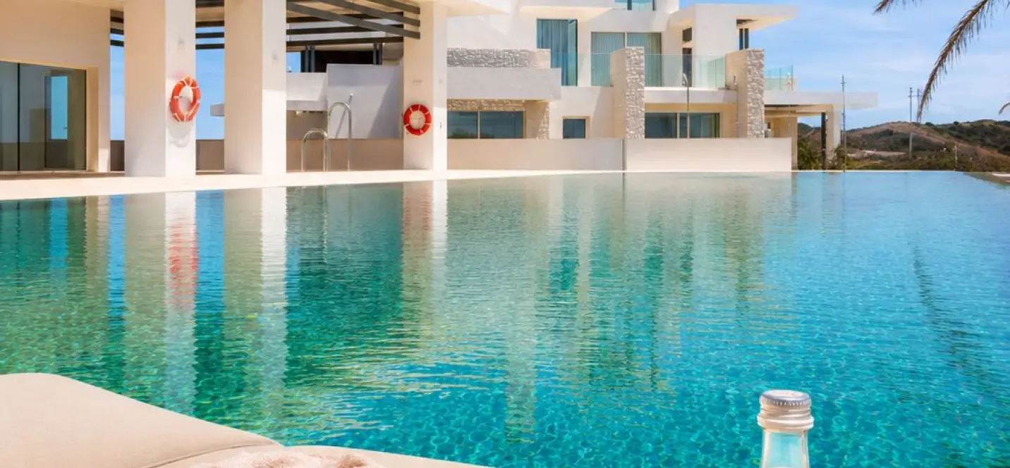 Sale of ground floor apartment in Ojén 0