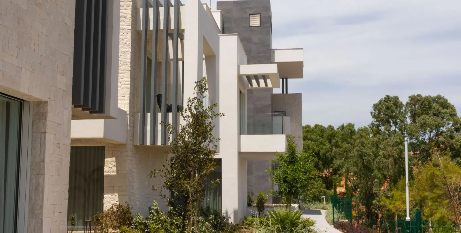 Sale of ground floor apartment in Ojén 19