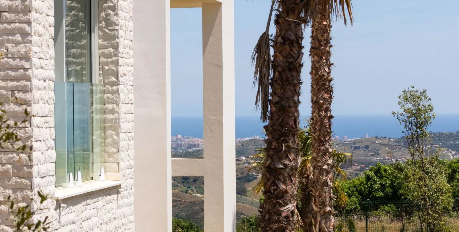 Sale of ground floor apartment in Ojén 30
