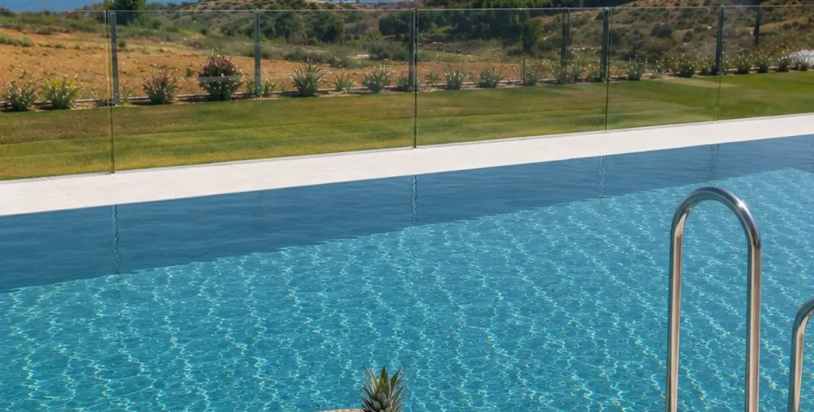 Sale of ground floor apartment in Ojén 46