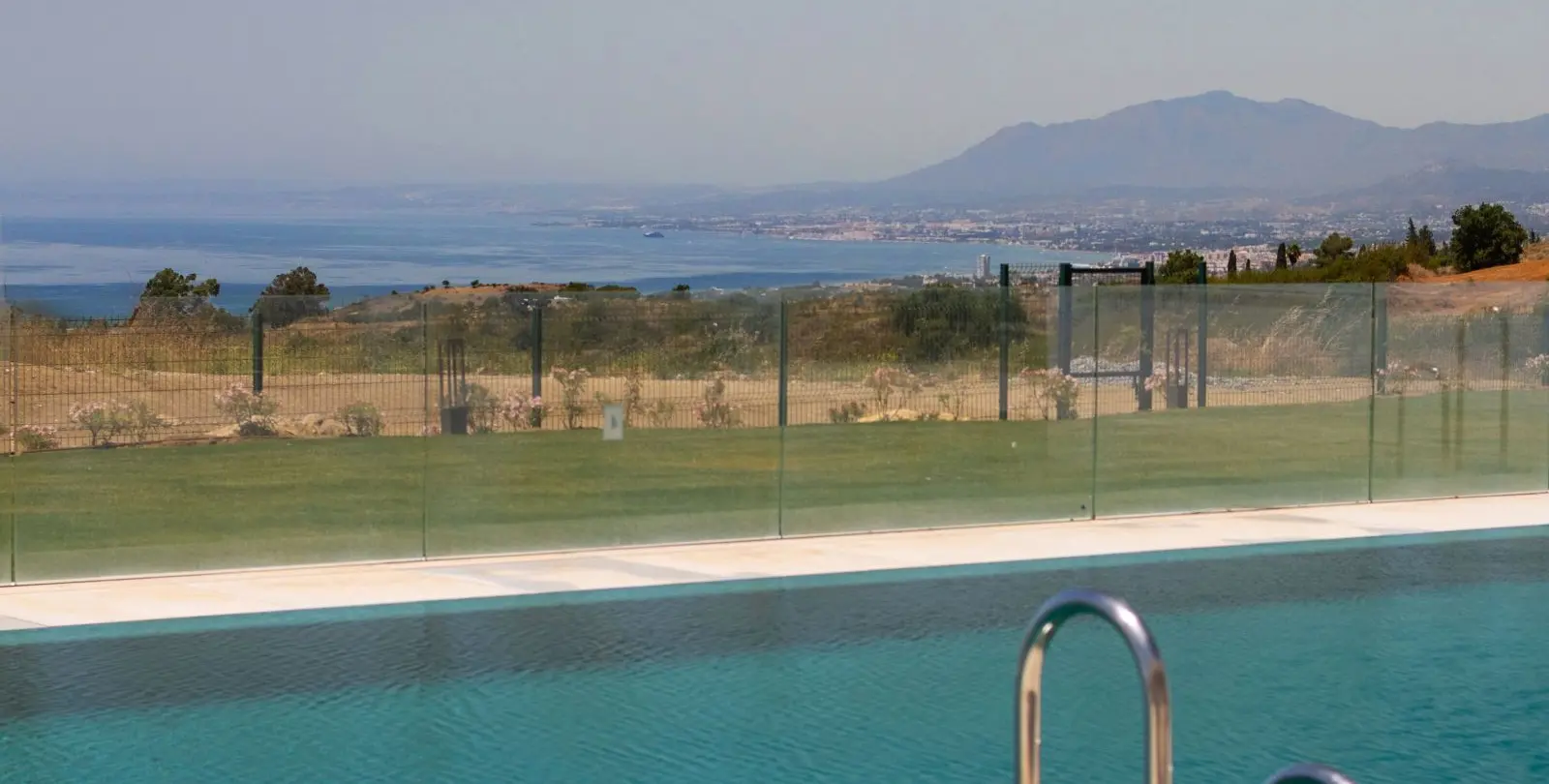 Sale of ground floor apartment in Ojén 47