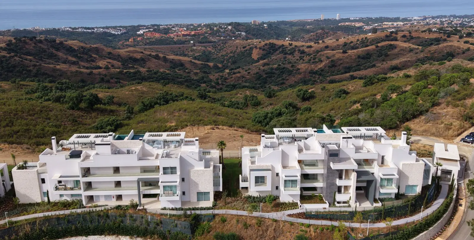 Sale of ground floor apartment in Ojén 56