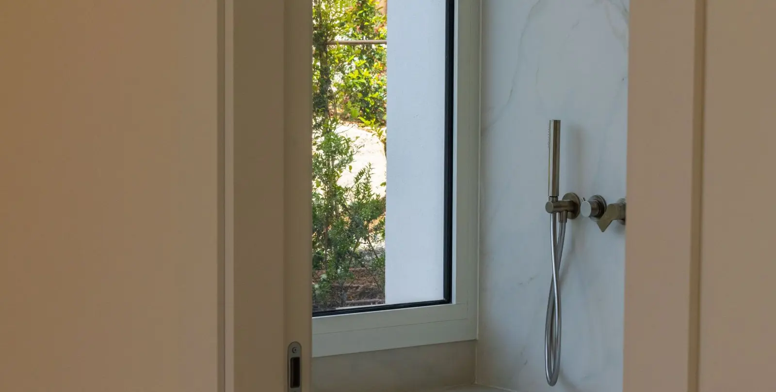 Sale of ground floor apartment in Ojén 85