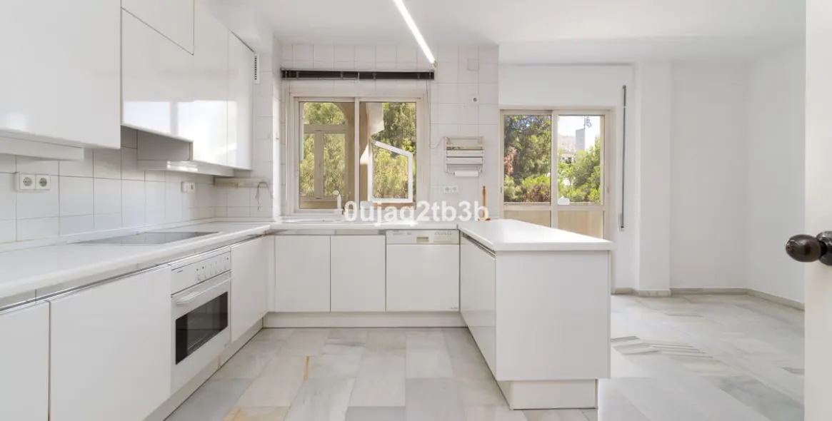 Sale of penthouse in Marbella 8