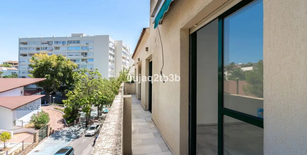 Sale of penthouse in Marbella 12