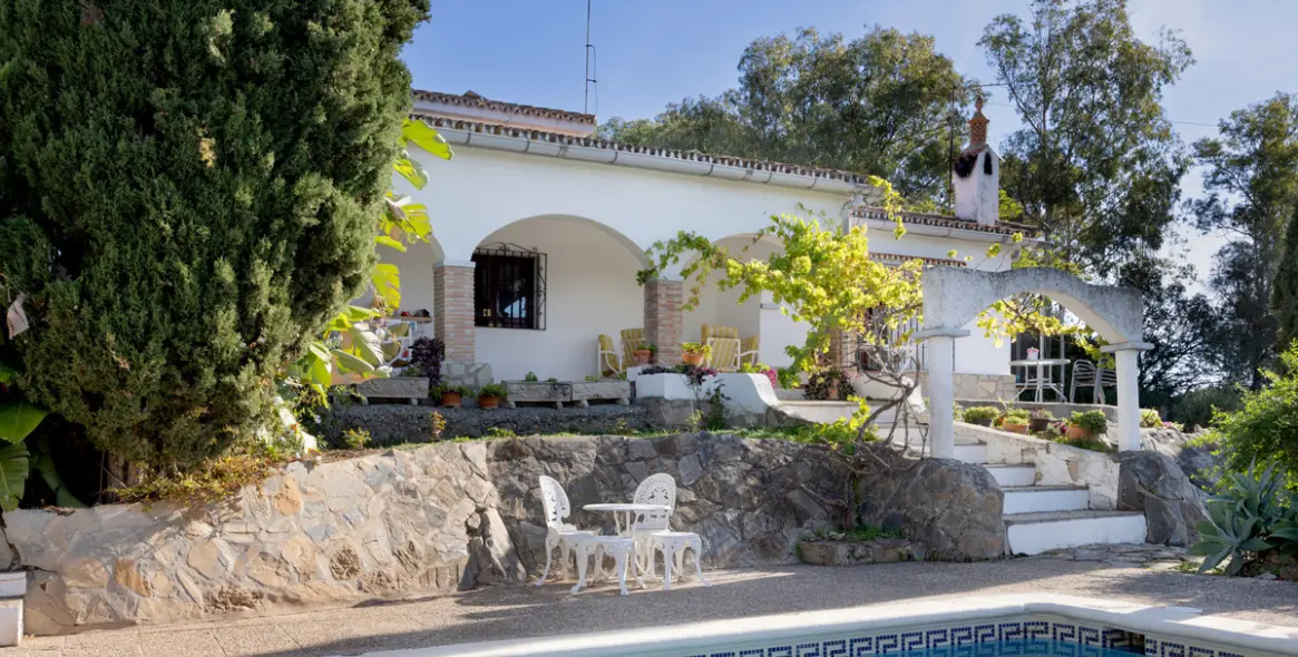 Продажа  отдельно стоящей виллы в San Enrique 1