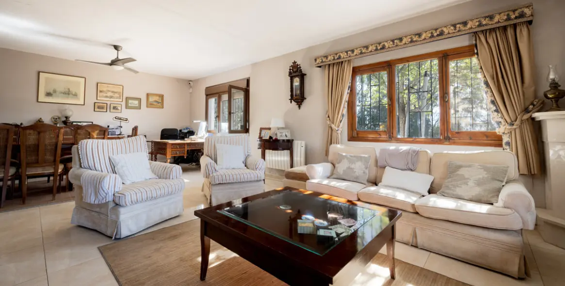 Продажа  отдельно стоящей виллы в San Enrique 4