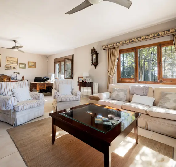 Продажа  отдельно стоящей виллы в San Enrique