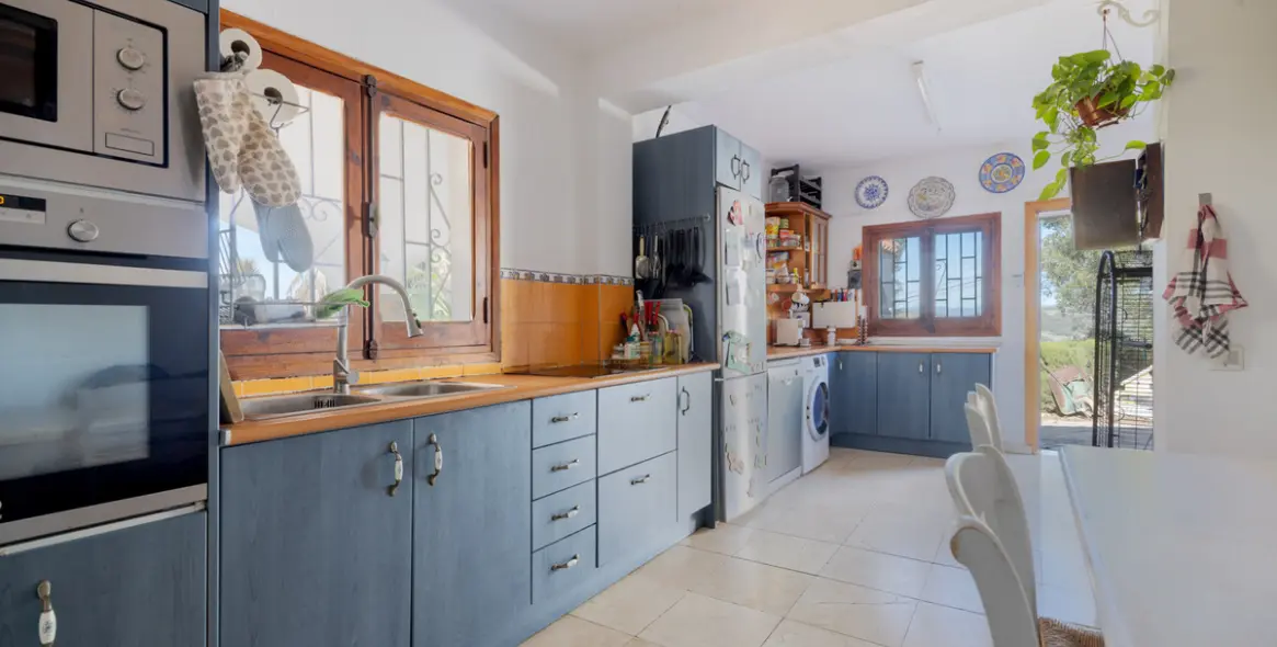 Продажа  отдельно стоящей виллы в San Enrique 9