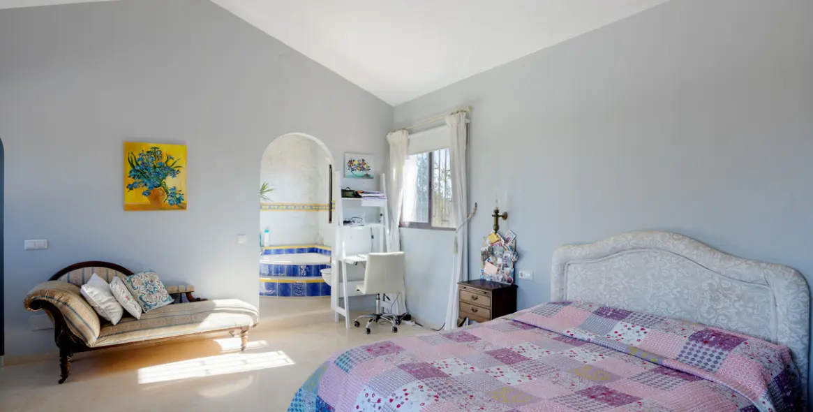 Продажа  отдельно стоящей виллы в San Enrique 18