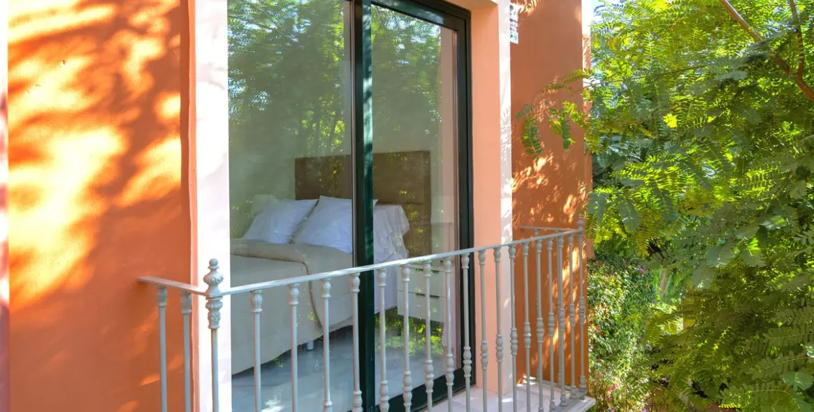 Venta de apartamento en planta media en Monte Halcones 11